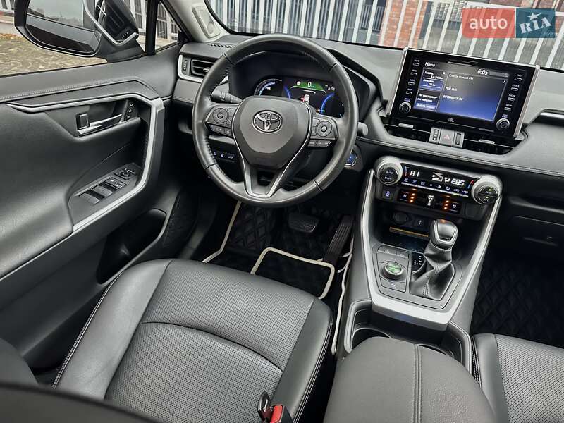 Внедорожник / Кроссовер Toyota RAV4 2021 в Днепре