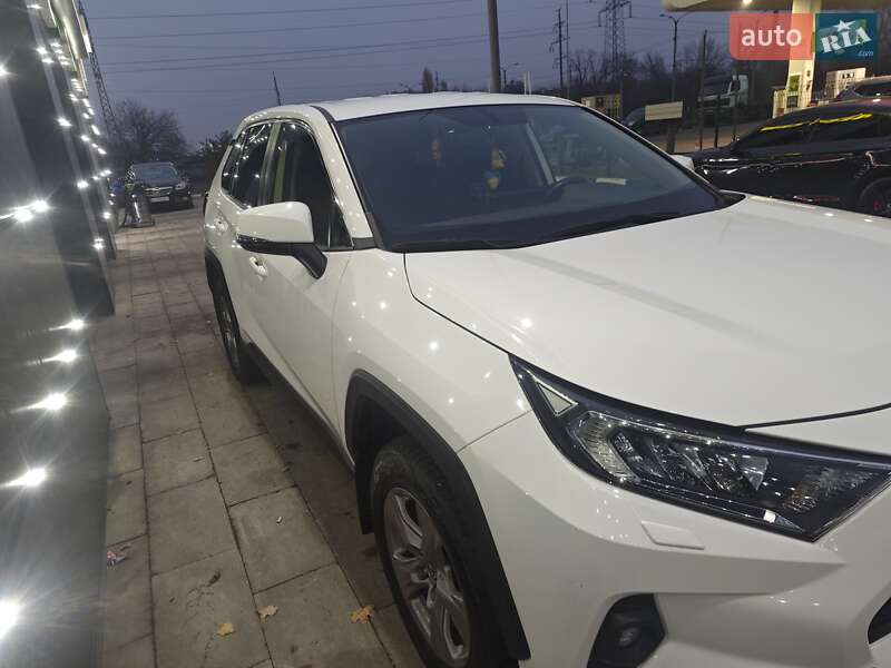 Внедорожник / Кроссовер Toyota RAV4 2022 в Харькове
