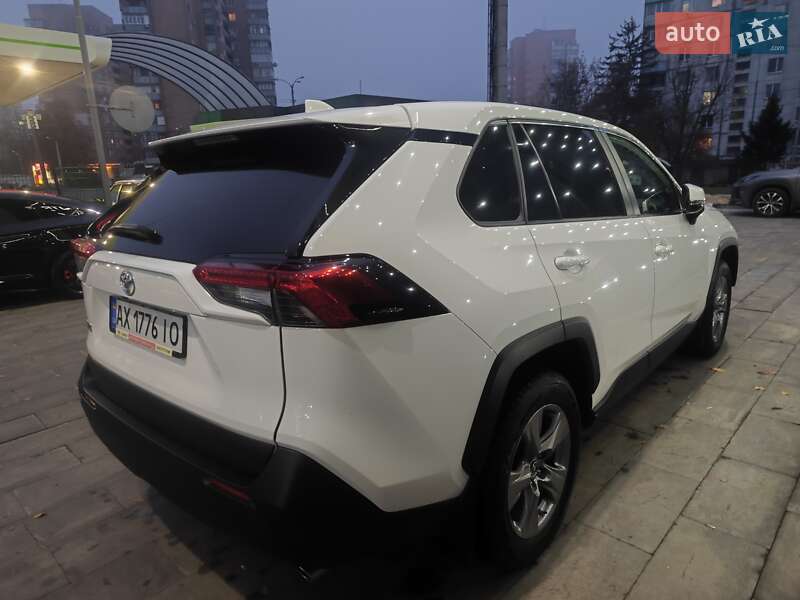Внедорожник / Кроссовер Toyota RAV4 2022 в Харькове
