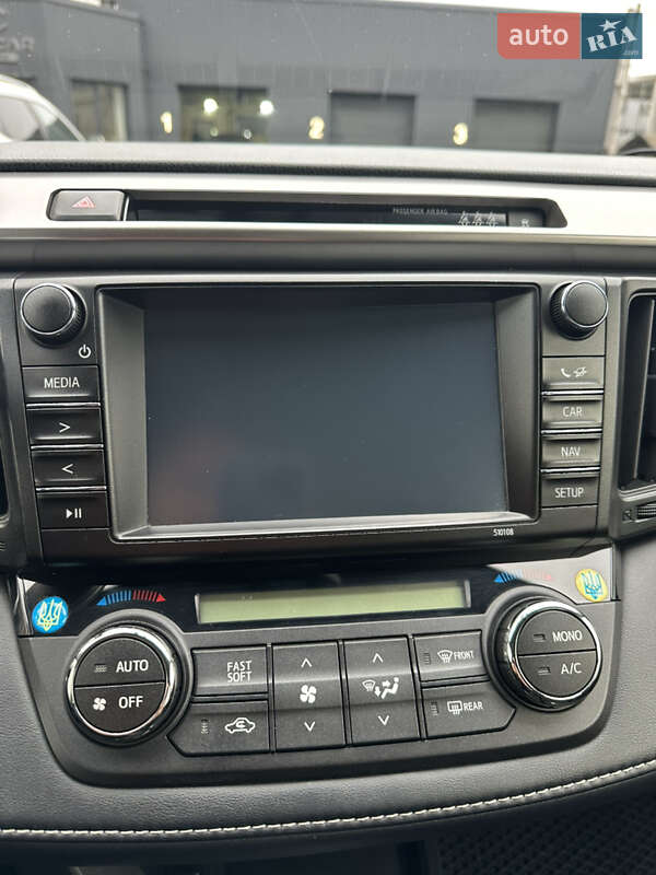 Внедорожник / Кроссовер Toyota RAV4 2018 в Хмельницком