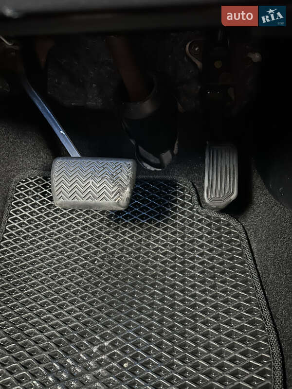 Внедорожник / Кроссовер Toyota RAV4 2018 в Хмельницком