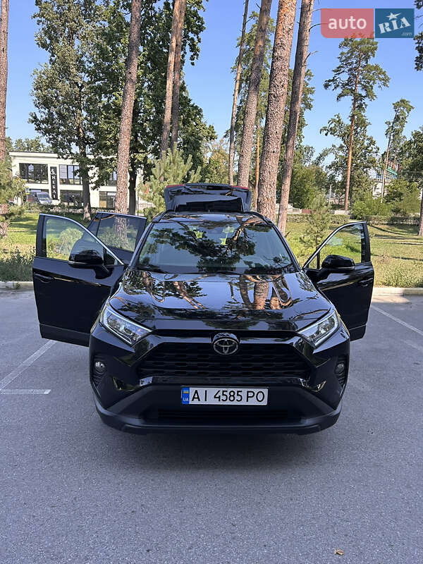 Позашляховик / Кросовер Toyota RAV4 2019 в Києві