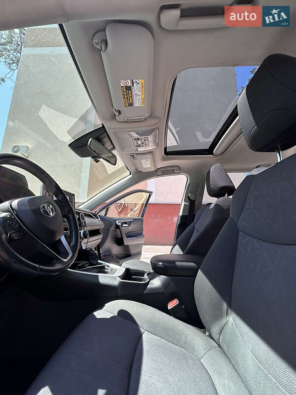 Позашляховик / Кросовер Toyota RAV4 2019 в Києві