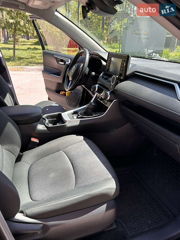Позашляховик / Кросовер Toyota RAV4 2019 в Києві