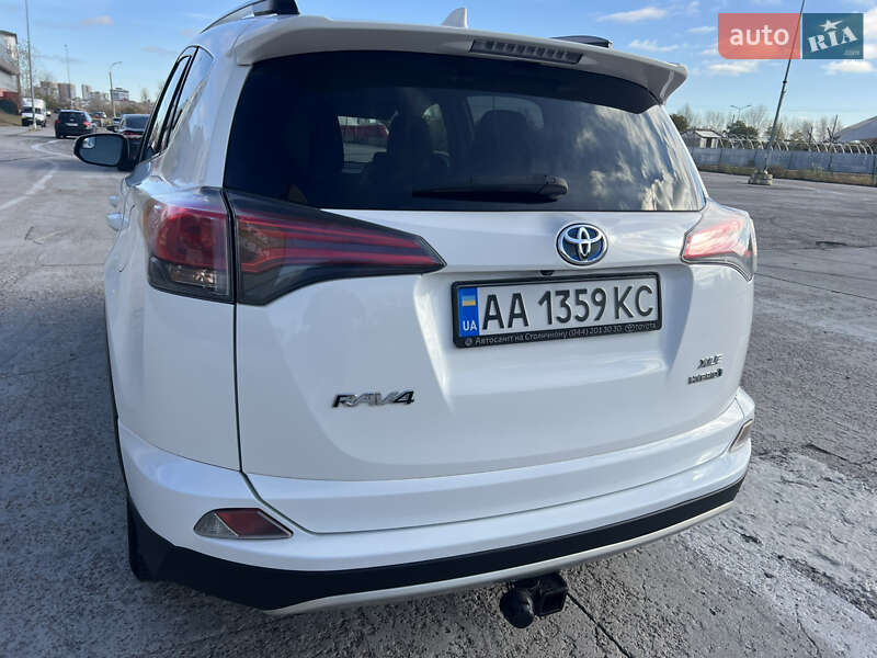 Внедорожник / Кроссовер Toyota RAV4 2018 в Киеве фото 8 Внедорожник / Кроссовер Toyota RAV4 2018 в Киеве