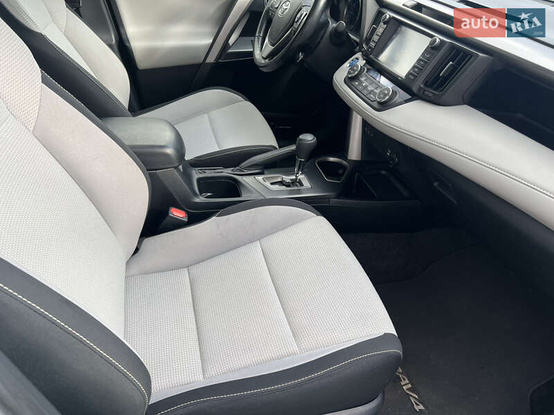 Внедорожник / Кроссовер Toyota RAV4 2018 в Киеве фото 25 Внедорожник / Кроссовер Toyota RAV4 2018 в Киеве