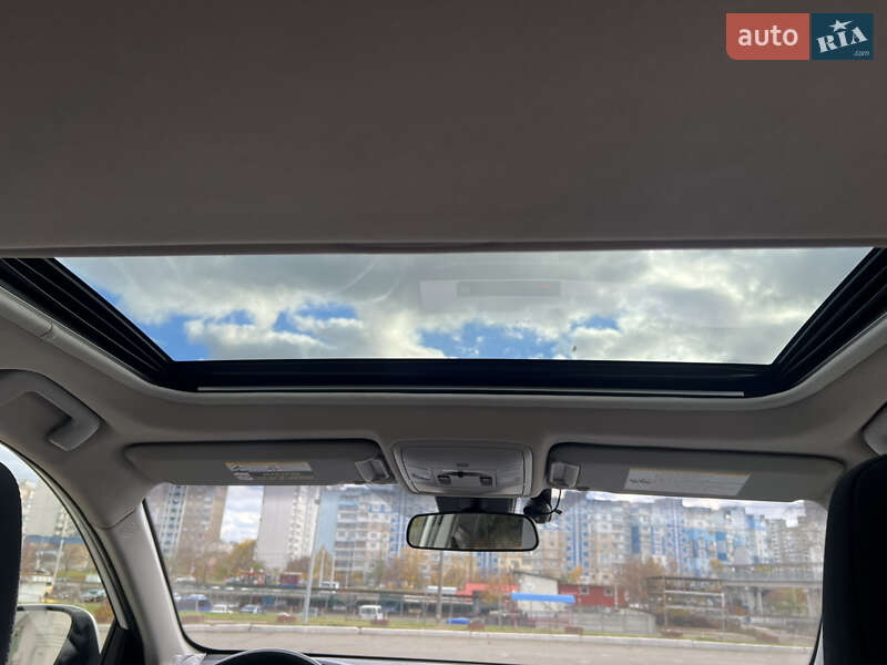 Внедорожник / Кроссовер Toyota RAV4 2018 в Киеве фото 33 Внедорожник / Кроссовер Toyota RAV4 2018 в Киеве