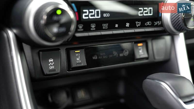 Позашляховик / Кросовер Toyota RAV4 2024 в Львові