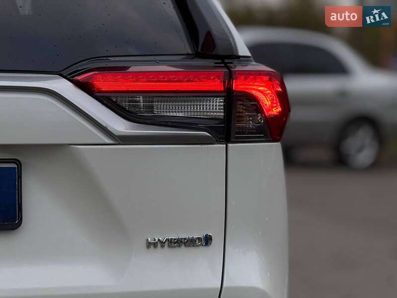 Позашляховик / Кросовер Toyota RAV4 2019 в Кривому Розі