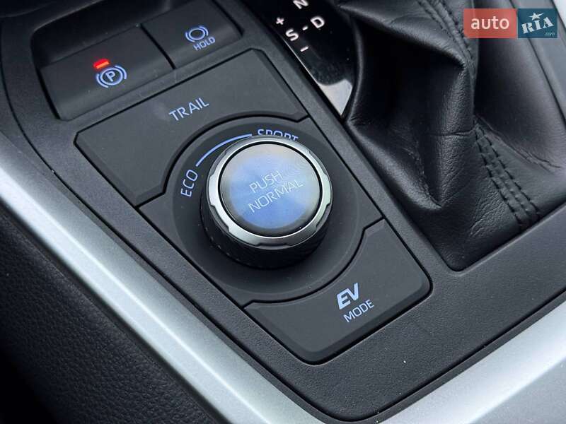 Позашляховик / Кросовер Toyota RAV4 2019 в Кривому Розі