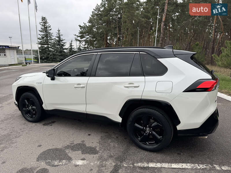 Внедорожник / Кроссовер Toyota RAV4 2018 в Киеве фото 10 Внедорожник / Кроссовер Toyota RAV4 2018 в Киеве