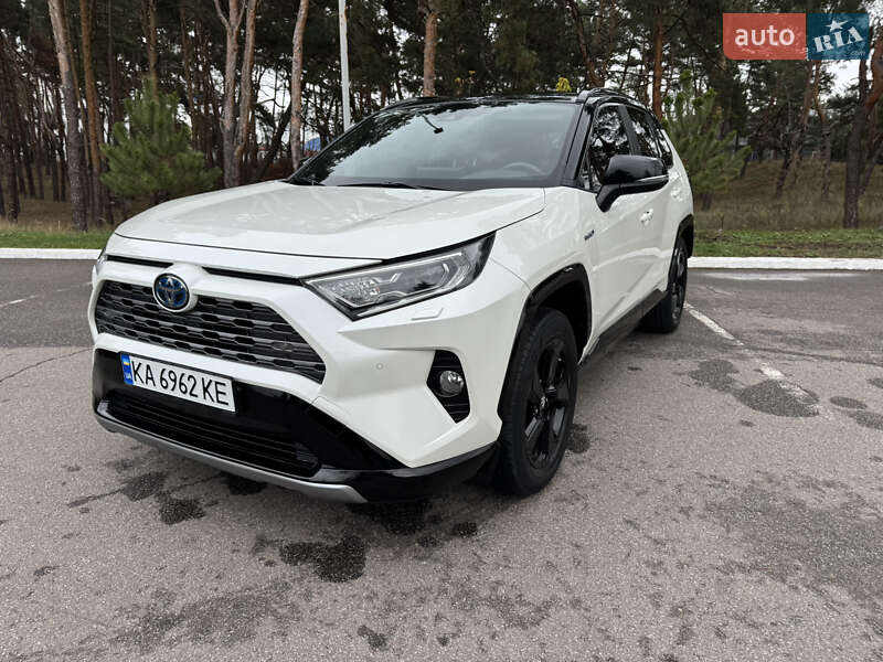 Внедорожник / Кроссовер Toyota RAV4 2018 в Киеве фото 29 Внедорожник / Кроссовер Toyota RAV4 2018 в Киеве