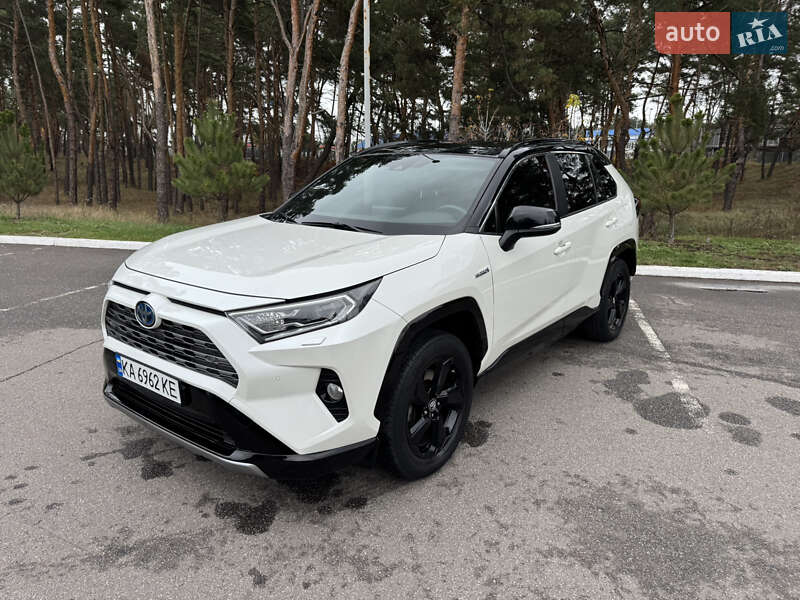 Внедорожник / Кроссовер Toyota RAV4 2018 в Киеве фото 31 Внедорожник / Кроссовер Toyota RAV4 2018 в Киеве