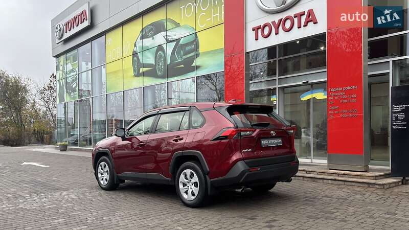 Внедорожник / Кроссовер Toyota RAV4 2019 в Кривом Роге