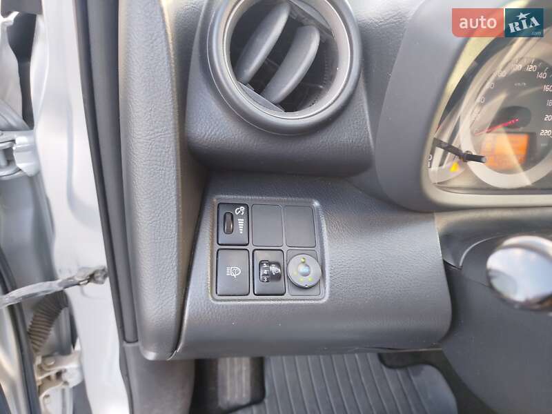 Внедорожник / Кроссовер Toyota RAV4 2006 в Черкассах фото 12 Внедорожник / Кроссовер Toyota RAV4 2006 в Черкассах