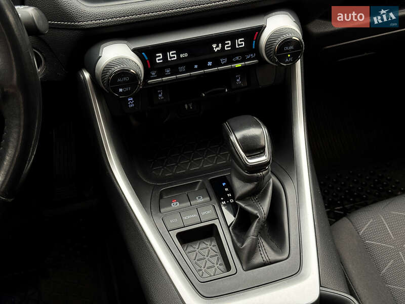 Внедорожник / Кроссовер Toyota RAV4 2019 в Киеве фото 10 Внедорожник / Кроссовер Toyota RAV4 2019 в Киеве