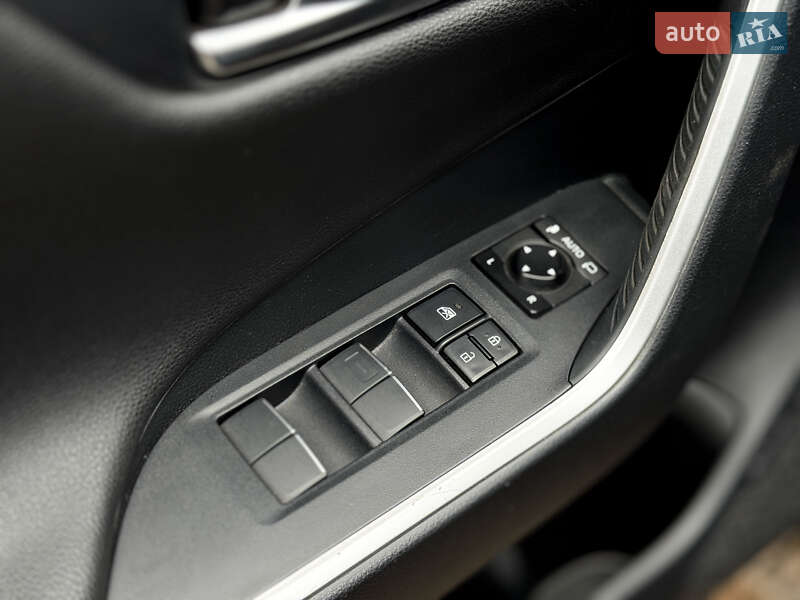 Внедорожник / Кроссовер Toyota RAV4 2019 в Киеве фото 15 Внедорожник / Кроссовер Toyota RAV4 2019 в Киеве