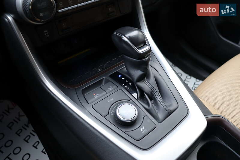 Позашляховик / Кросовер Toyota RAV4 2020 в Львові фото 30 Позашляховик / Кросовер Toyota RAV4 2020 в Львові