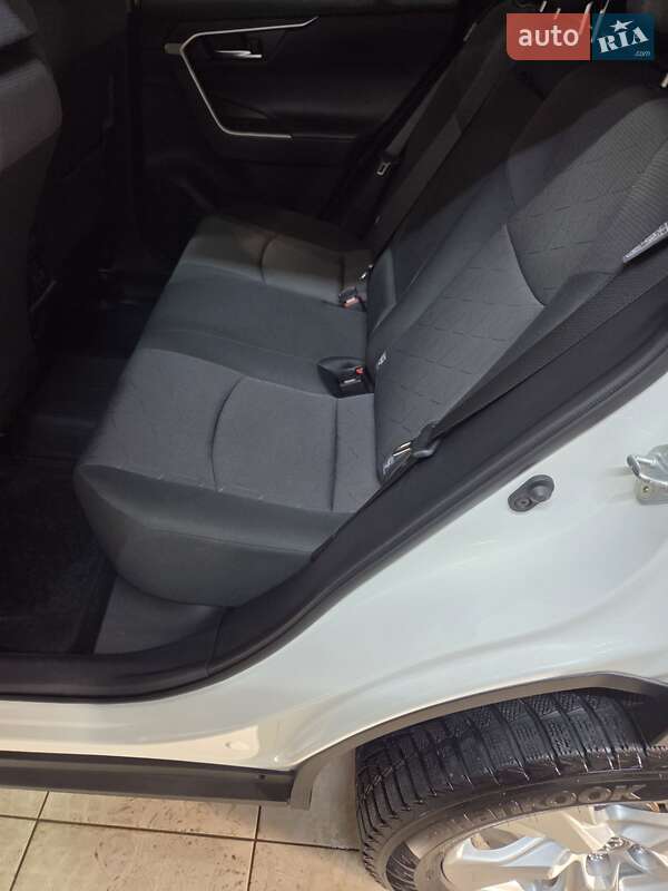 Внедорожник / Кроссовер Toyota RAV4 2019 в Харькове фото 2 Внедорожник / Кроссовер Toyota RAV4 2019 в Харькове