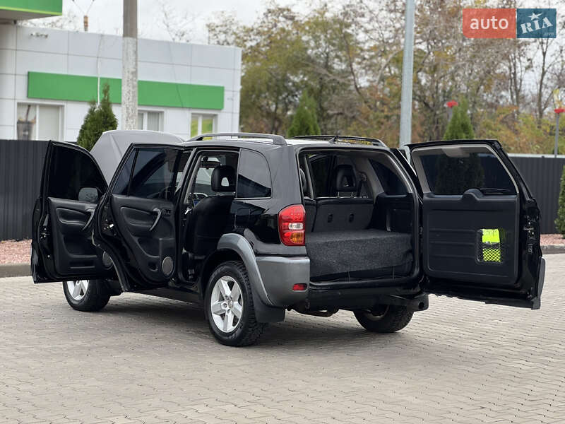 Внедорожник / Кроссовер Toyota RAV4 2004 в Одессе