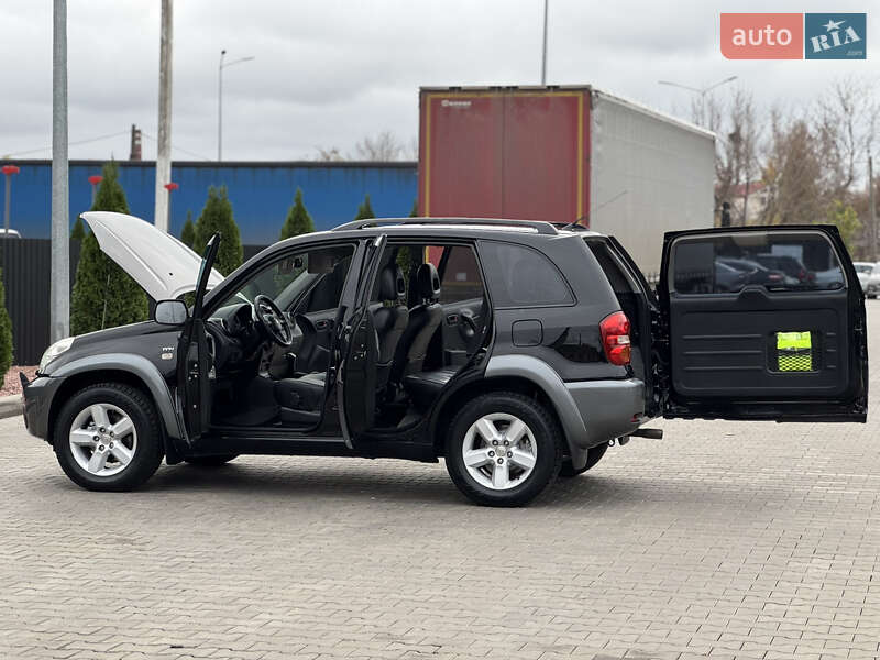 Внедорожник / Кроссовер Toyota RAV4 2004 в Одессе