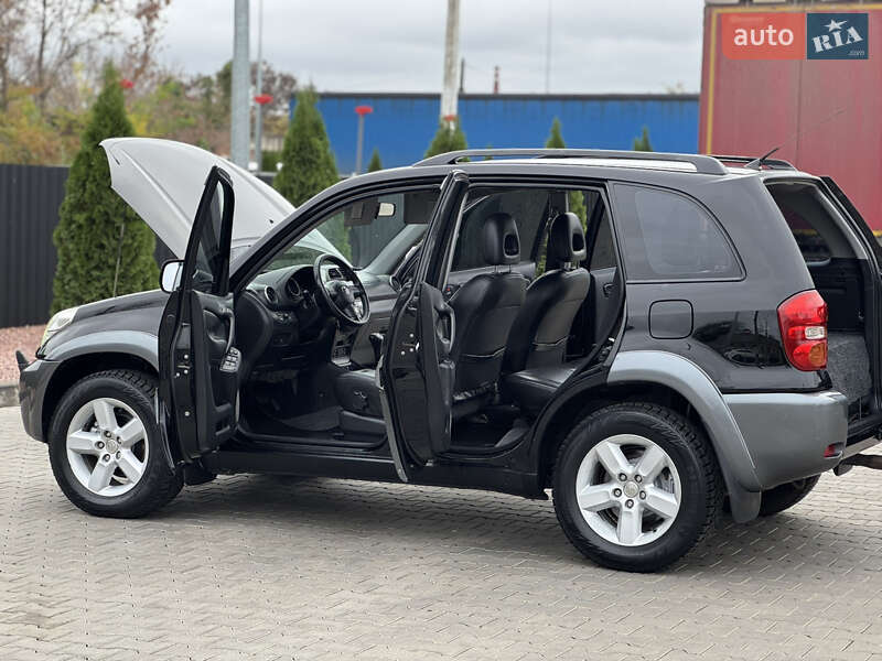 Внедорожник / Кроссовер Toyota RAV4 2004 в Одессе
