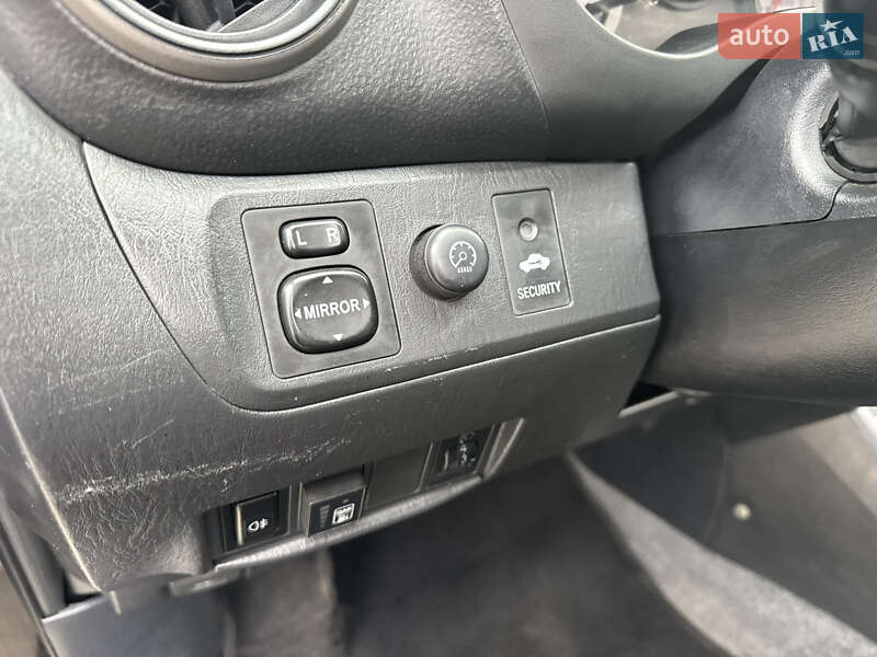 Внедорожник / Кроссовер Toyota RAV4 2004 в Одессе