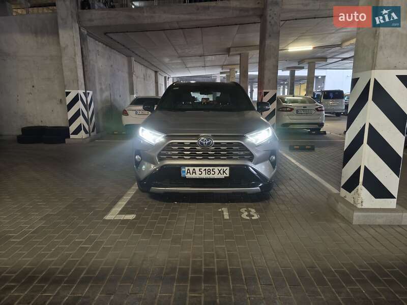 Внедорожник / Кроссовер Toyota RAV4 2019 в Киеве фото 8 Внедорожник / Кроссовер Toyota RAV4 2019 в Киеве