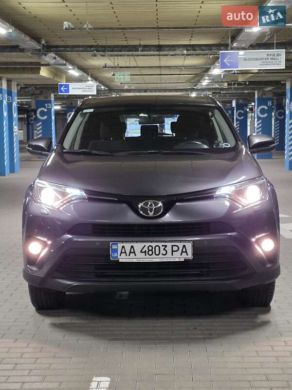 Внедорожник / Кроссовер Toyota RAV4 2016 в Киеве фото Внедорожник / Кроссовер Toyota RAV4 2016 в Киеве