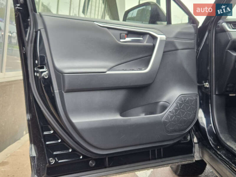 Позашляховик / Кросовер Toyota RAV4 2023 в Києві фото 17 Позашляховик / Кросовер Toyota RAV4 2023 в Києві