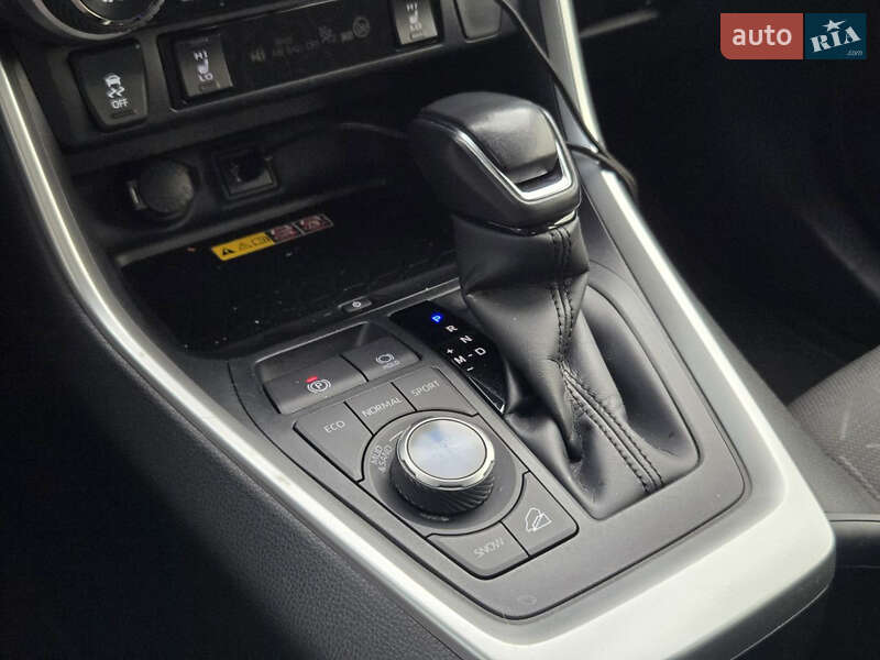 Позашляховик / Кросовер Toyota RAV4 2023 в Києві фото 21 Позашляховик / Кросовер Toyota RAV4 2023 в Києві