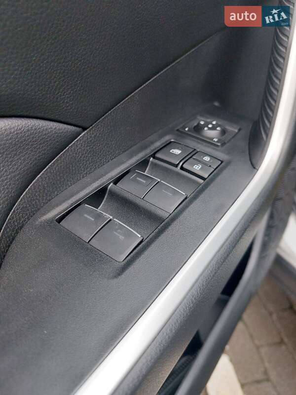 Внедорожник / Кроссовер Toyota RAV4 2024 в Киеве фото 24 Внедорожник / Кроссовер Toyota RAV4 2024 в Киеве