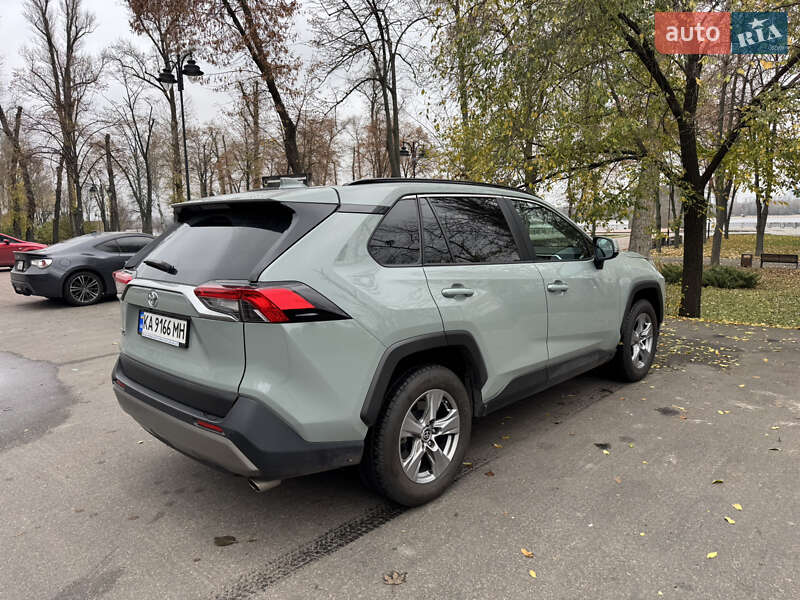 Внедорожник / Кроссовер Toyota RAV4 2023 в Киеве