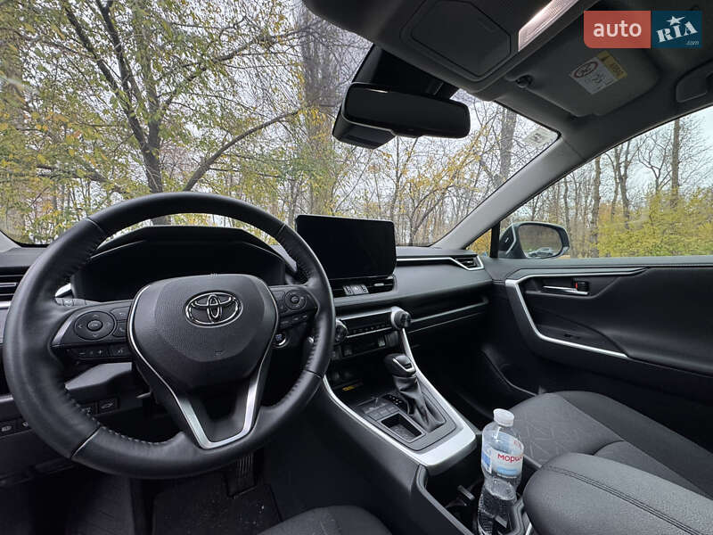 Внедорожник / Кроссовер Toyota RAV4 2023 в Киеве