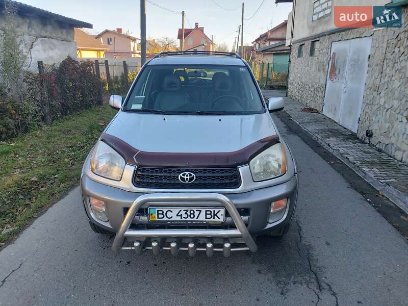 Внедорожник / Кроссовер Toyota RAV4 2001 в Стрые