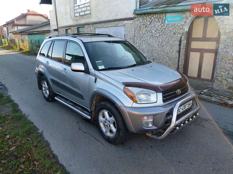Внедорожник / Кроссовер Toyota RAV4 2001 в Стрые