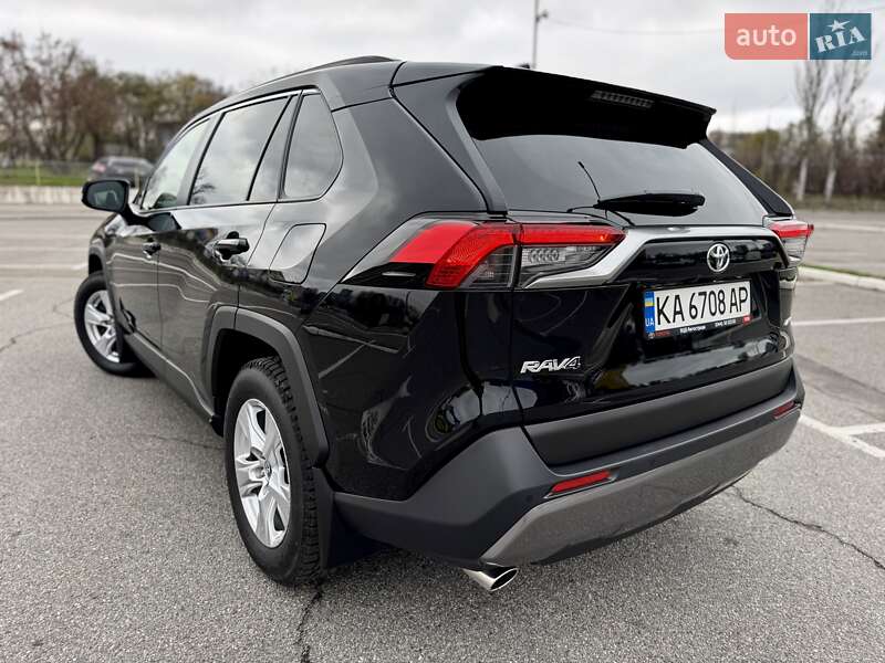 Позашляховик / Кросовер Toyota RAV4 2020 в Києві