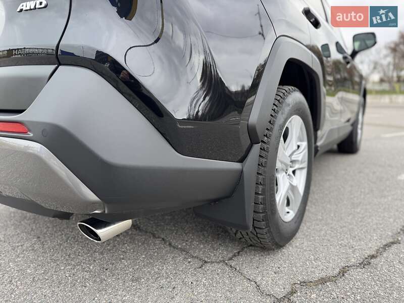 Позашляховик / Кросовер Toyota RAV4 2020 в Києві