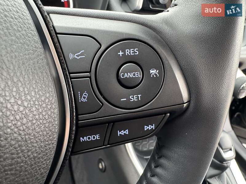 Позашляховик / Кросовер Toyota RAV4 2020 в Києві