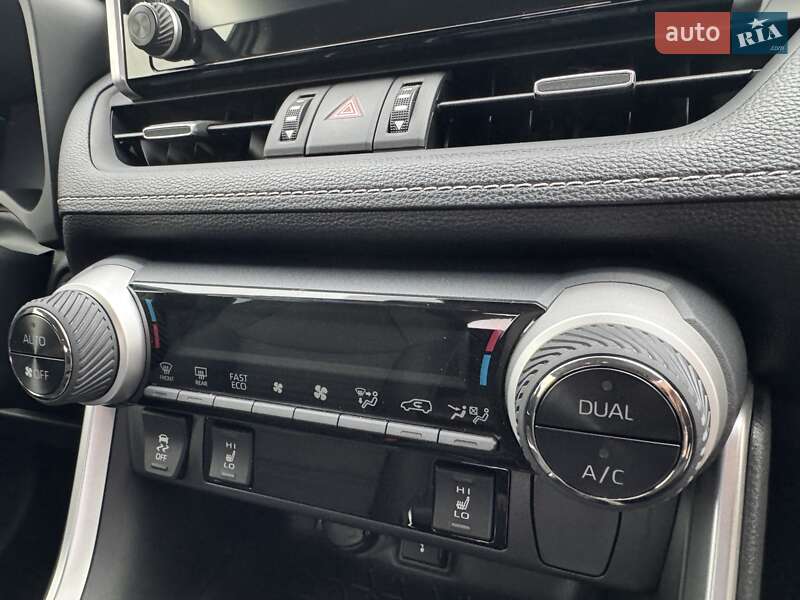 Позашляховик / Кросовер Toyota RAV4 2020 в Києві