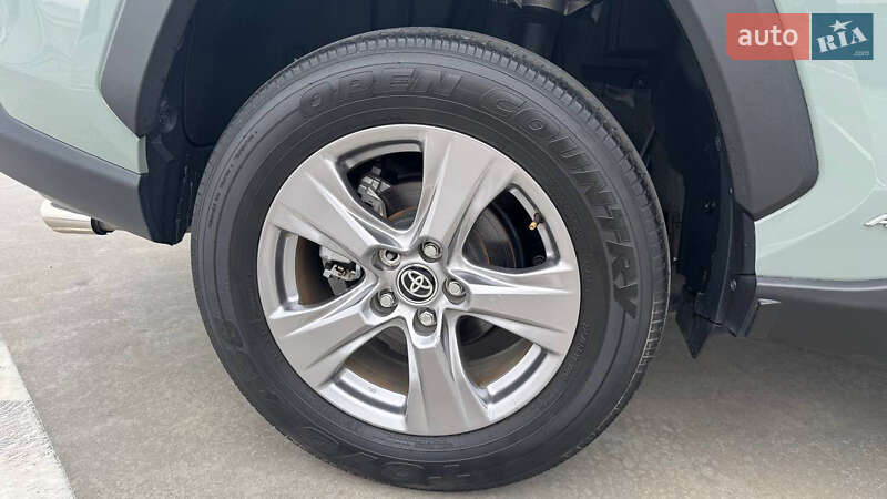 Внедорожник / Кроссовер Toyota RAV4 2022 в Киеве