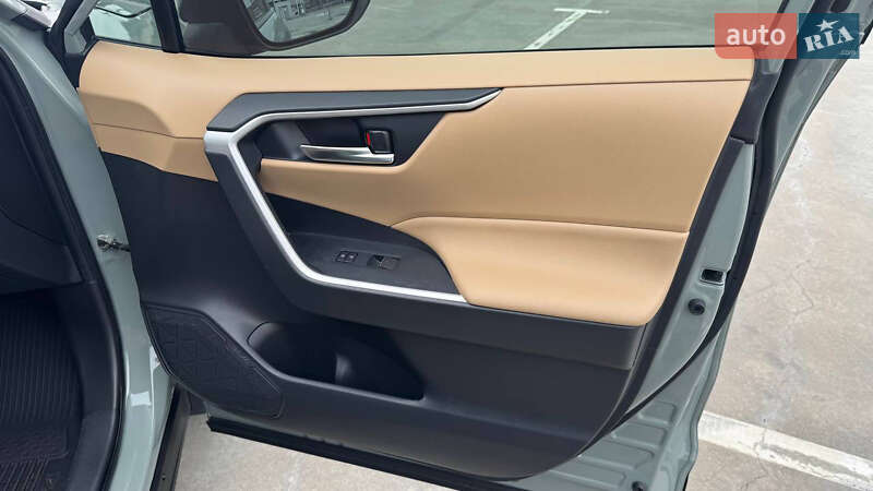 Внедорожник / Кроссовер Toyota RAV4 2022 в Киеве