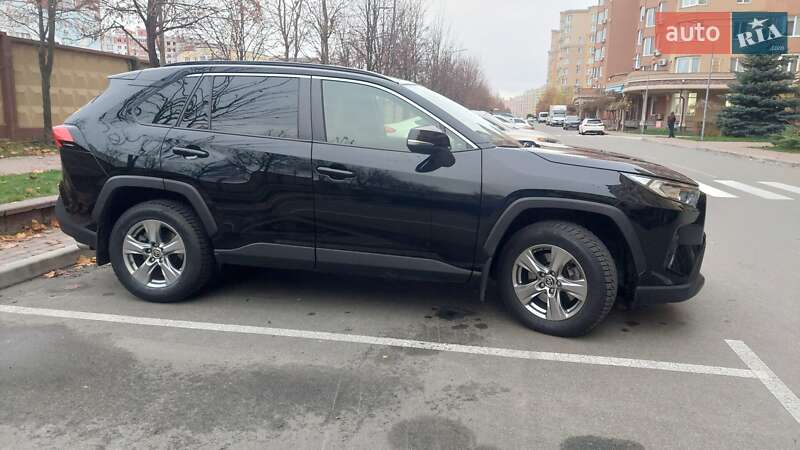 Внедорожник / Кроссовер Toyota RAV4 2022 в Киеве