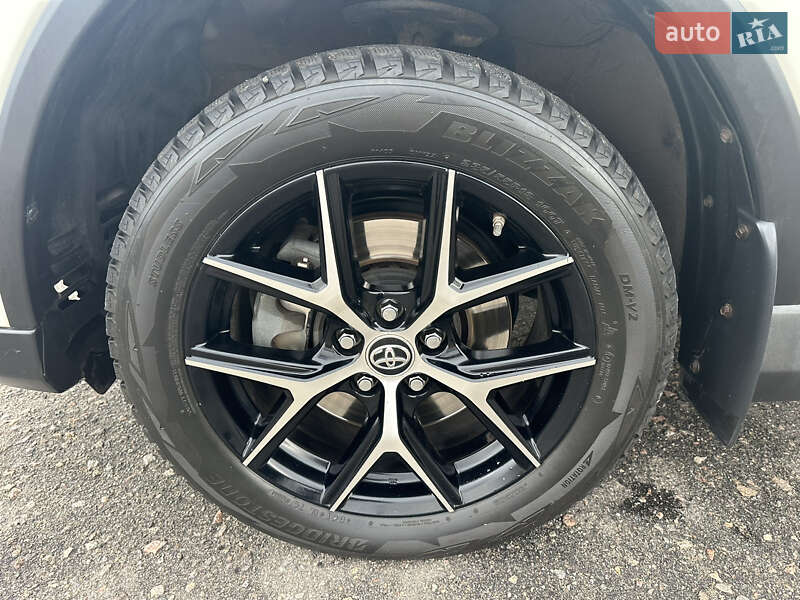 Внедорожник / Кроссовер Toyota RAV4 2016 в Киеве фото 12 Внедорожник / Кроссовер Toyota RAV4 2016 в Киеве