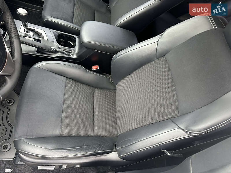 Внедорожник / Кроссовер Toyota RAV4 2016 в Киеве фото 18 Внедорожник / Кроссовер Toyota RAV4 2016 в Киеве