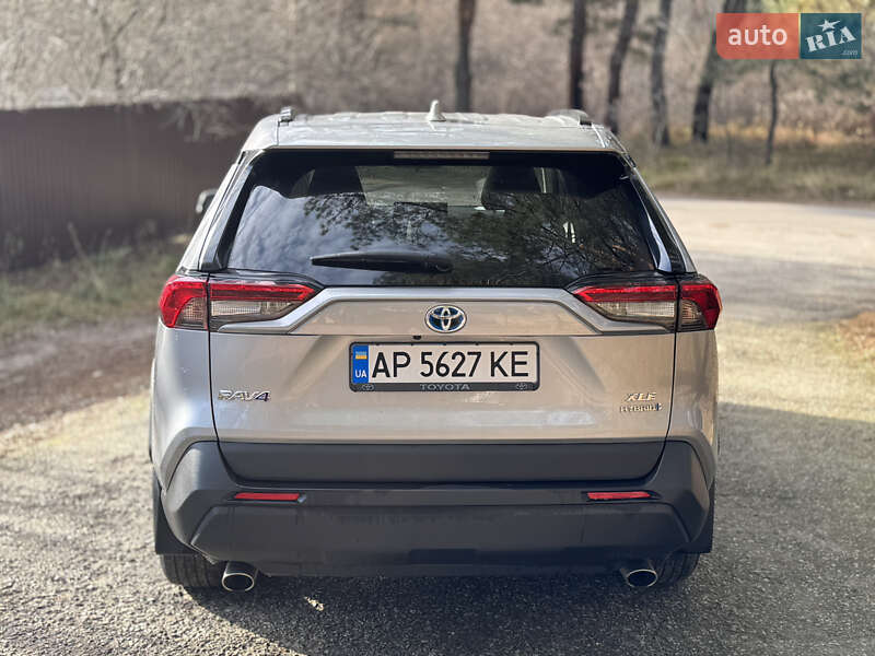 Внедорожник / Кроссовер Toyota RAV4 2019 в Киеве