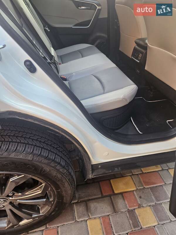 Внедорожник / Кроссовер Toyota RAV4 2022 в Киеве фото 15 Внедорожник / Кроссовер Toyota RAV4 2022 в Киеве