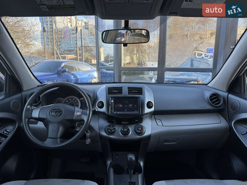 Позашляховик / Кросовер Toyota RAV4 2009 в Львові