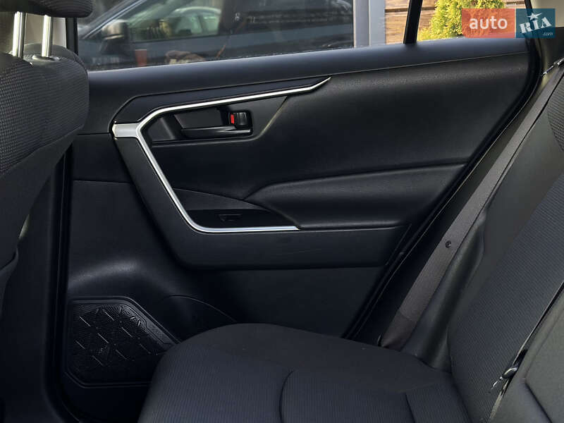 Внедорожник / Кроссовер Toyota RAV4 2019 в Шептицькому фото 50 Внедорожник / Кроссовер Toyota RAV4 2019 в Шептицькому