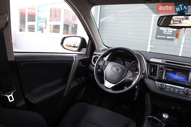 Внедорожник / Кроссовер Toyota RAV4 2017 в Киеве фото 13 Внедорожник / Кроссовер Toyota RAV4 2017 в Киеве